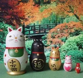 http://bobobabushka.files.wordpress.com/2010/12/maneki-neko-set.jpg