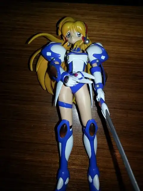 Blonde swordswoman wearing a highleg