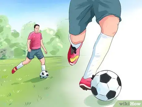 Image titled Read a Soccer Penalty Shot if You're a Goalie Step 3