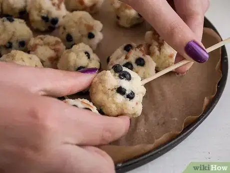 Image titled Make Blueberry Muffin Cake Pops Step 10