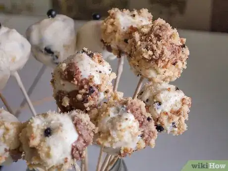 Image titled Make Blueberry Muffin Cake Pops Step 15