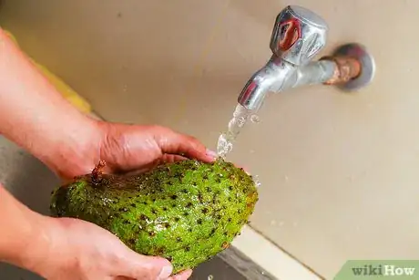 Image titled Make Soursop Juice Step 3