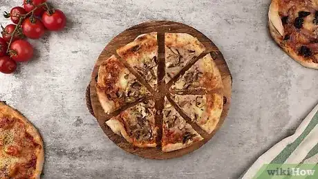 Image titled Cut a Pizza Into 7 Slices Step 1