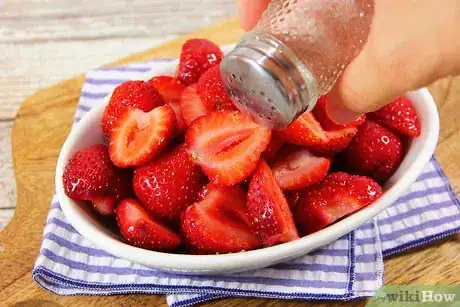 Image titled Make Strawberries Sweeter Without Sugar Step 2