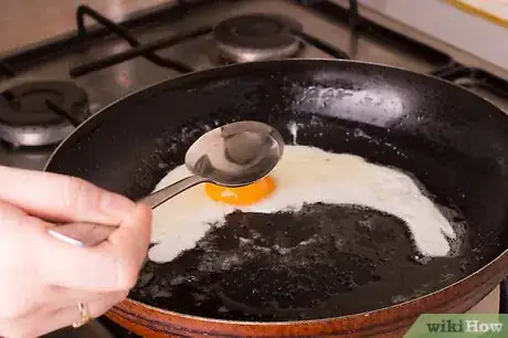 Image titled Make Fried Eggs Without Flipping Them Step 6