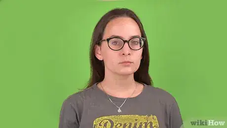 Image titled Use a Green Screen Step 2