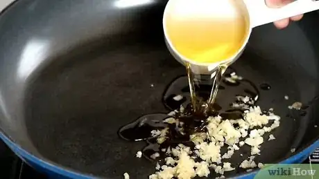 Image titled Make Garlic Oil Step 1