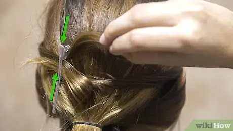 Image titled Do a Celtic Knot Braid Step 5