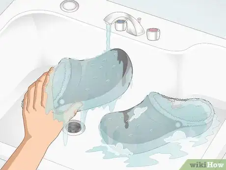 Image titled Clean Crocs Step 11