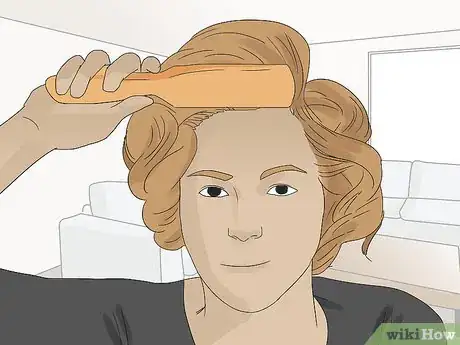 Image titled Get Marilyn Monroe Curls Step 10