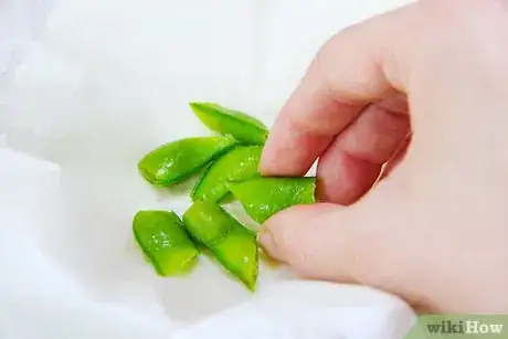 Image titled Clean Snow Peas Step 11