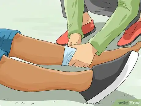 Image titled Apply a Pressure Bandage Step 13