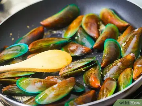 Image titled Cook Mussels Step 37