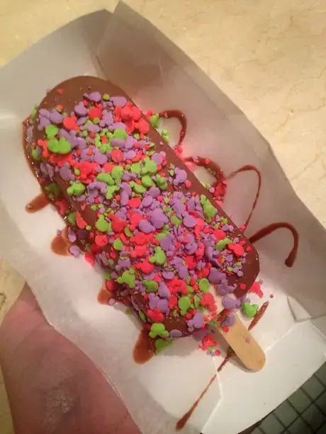 Image titled Disneyland ice cream bar