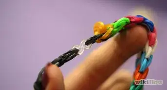 Make a Ladder Bracelet on the Rainbow Loom