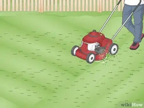 Image titled Mow a Lawn Professionally Step 11