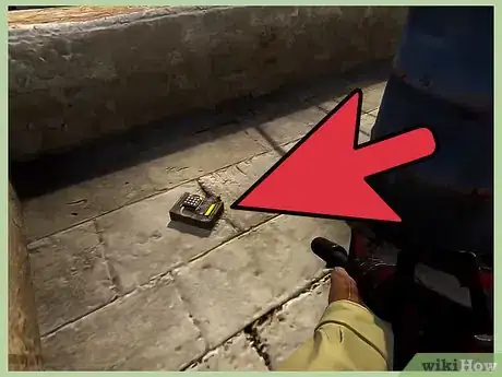 Image titled Defuse a Bomb in Counter Strike Step 4