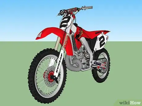 Image titled Use a Clutch on a Dirtbike Step 1