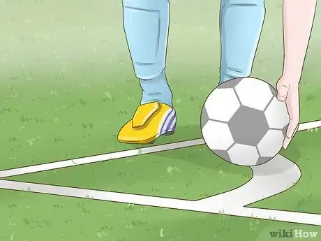 Image titled Shoot a Corner in Soccer Step 2