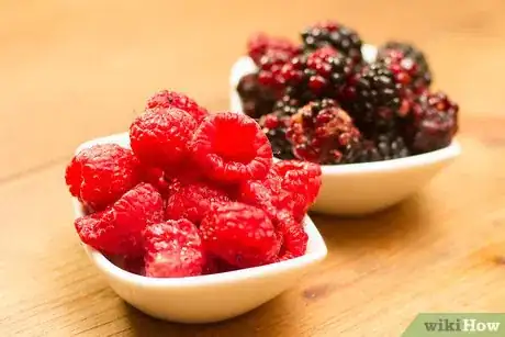 Image titled Tell Raspberries and Blackberries Apart Intro