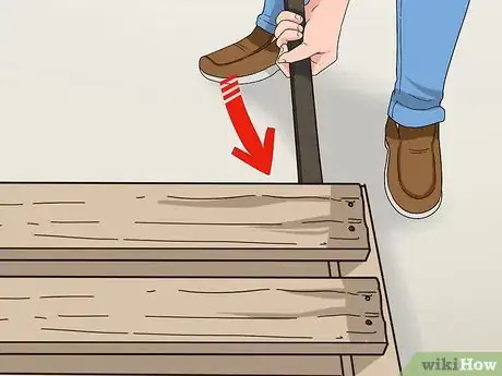 Image titled Take Apart a Pallet Without Breaking It Step 17