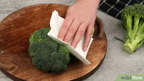 Image titled Cook Fresh Broccoli Step 1